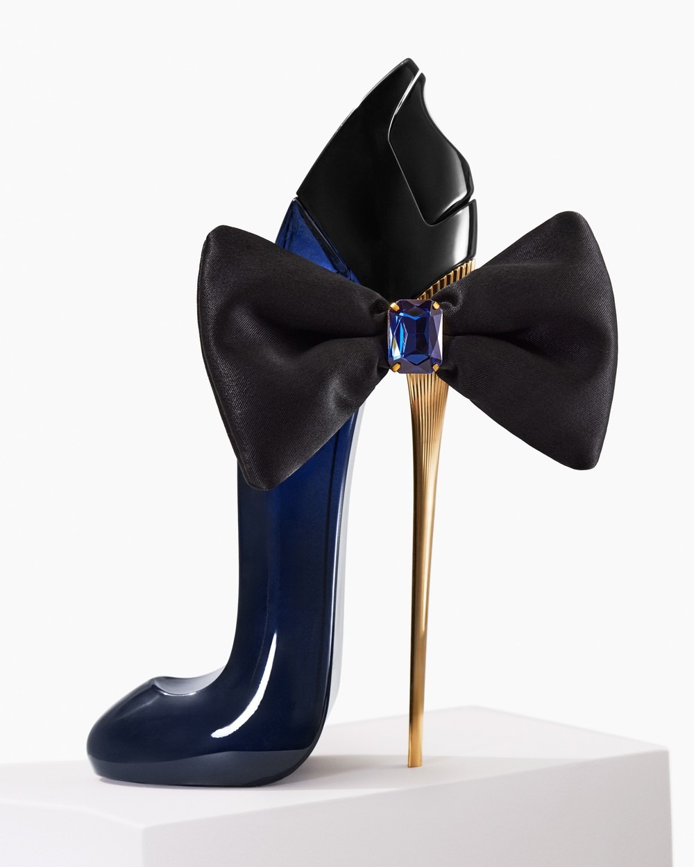 Carolina Herrera Good Girl Bow - Home Fragrance White Jasmine incelemesi ve fiyatı